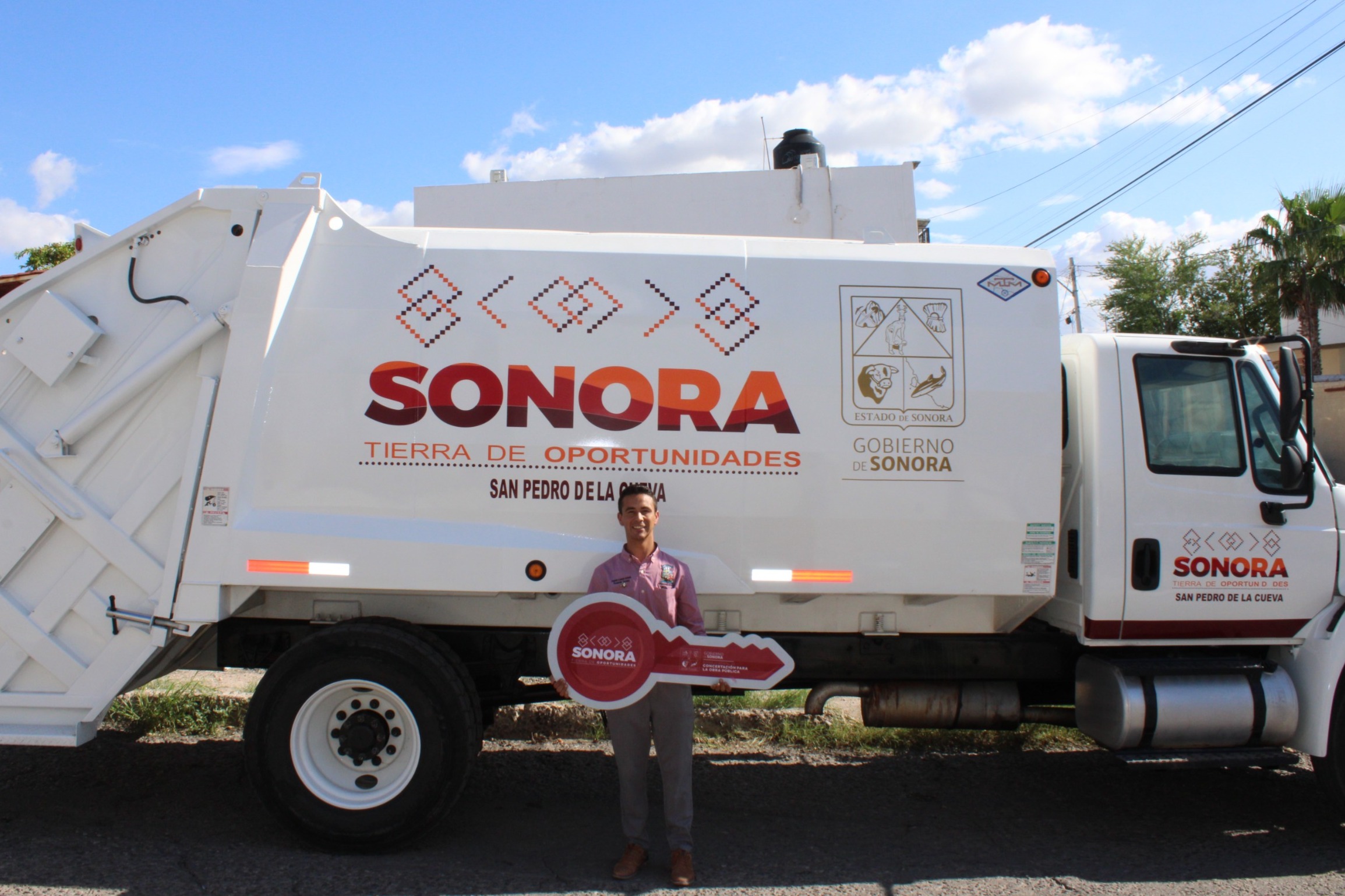 CECOP entrega camión recolector de basura para el municipio de San Pedro de la Cueva